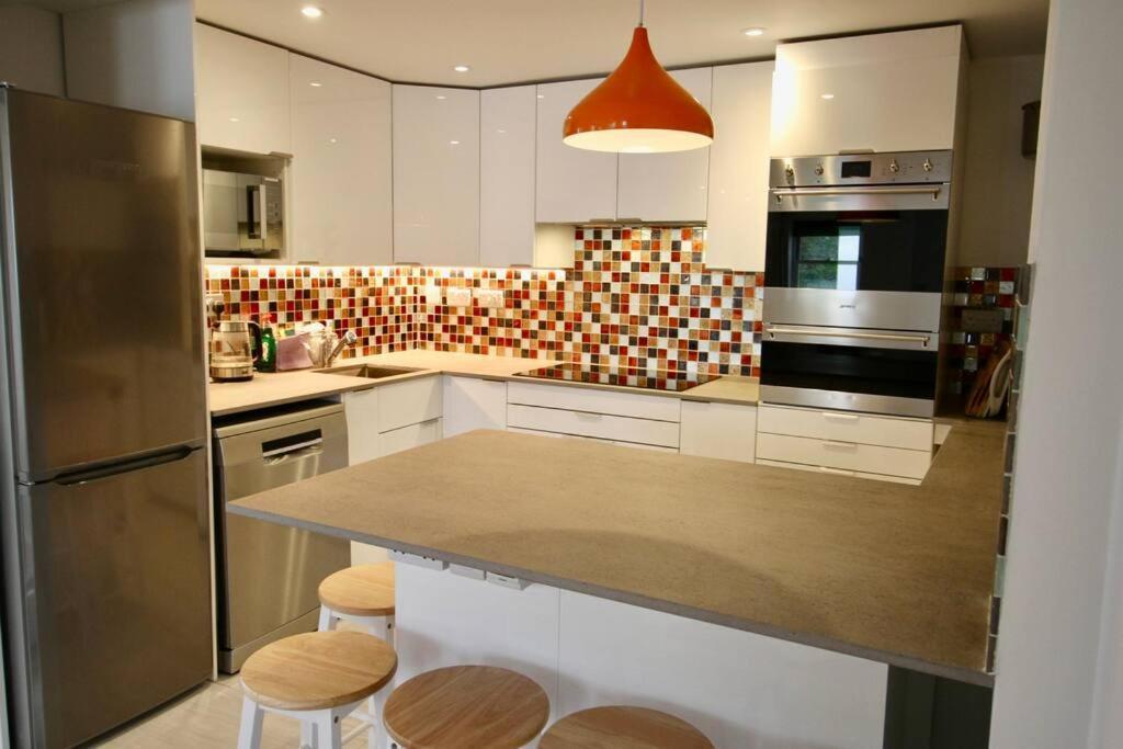 Vernon Place Town Centre, Vernon Cottage 3-Bed With Parking, 1A Vernon Court 2-Bed With Parking, 1B Studio No Parking, Off The High Street Next To Sandford Park Cheltenham Exterior foto