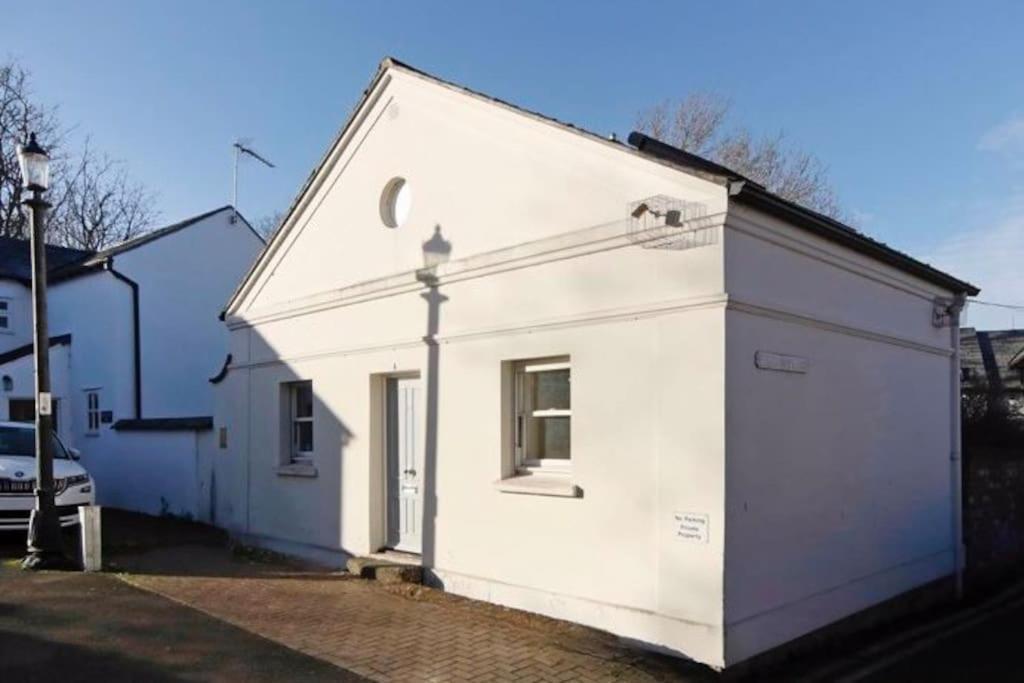 Vernon Place Town Centre, Vernon Cottage 3-Bed With Parking, 1A Vernon Court 2-Bed With Parking, 1B Studio No Parking, Off The High Street Next To Sandford Park Cheltenham Exterior foto