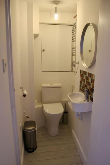 Vernon Place Town Centre, Vernon Cottage 3-Bed With Parking, 1A Vernon Court 2-Bed With Parking, 1B Studio No Parking, Off The High Street Next To Sandford Park Cheltenham Exterior foto