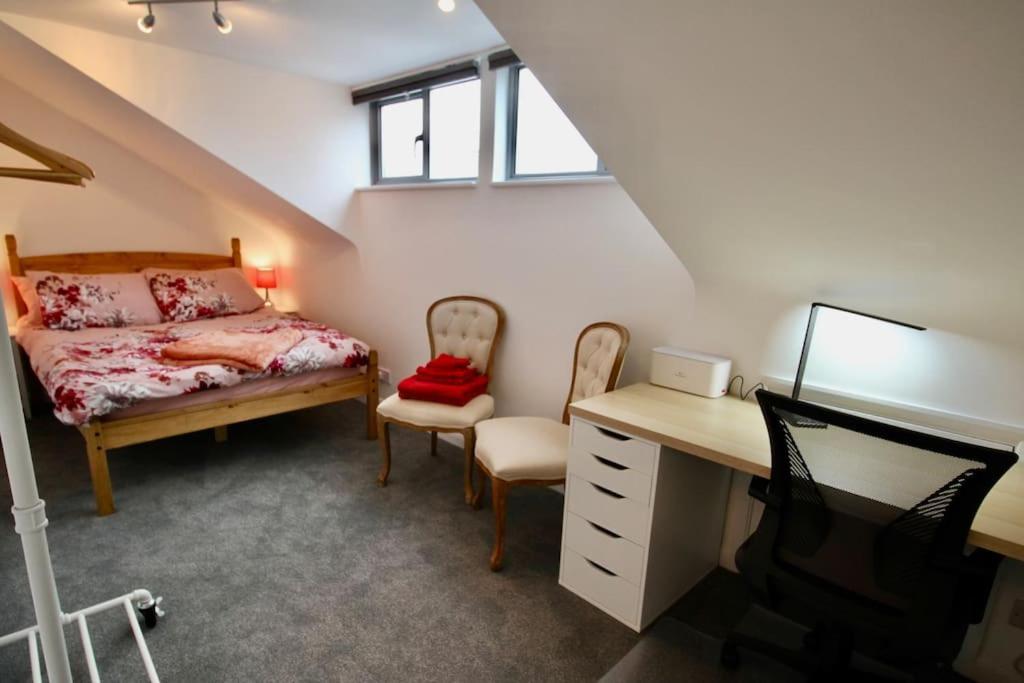 Vernon Place Town Centre, Vernon Cottage 3-Bed With Parking, 1A Vernon Court 2-Bed With Parking, 1B Studio No Parking, Off The High Street Next To Sandford Park Cheltenham Exterior foto