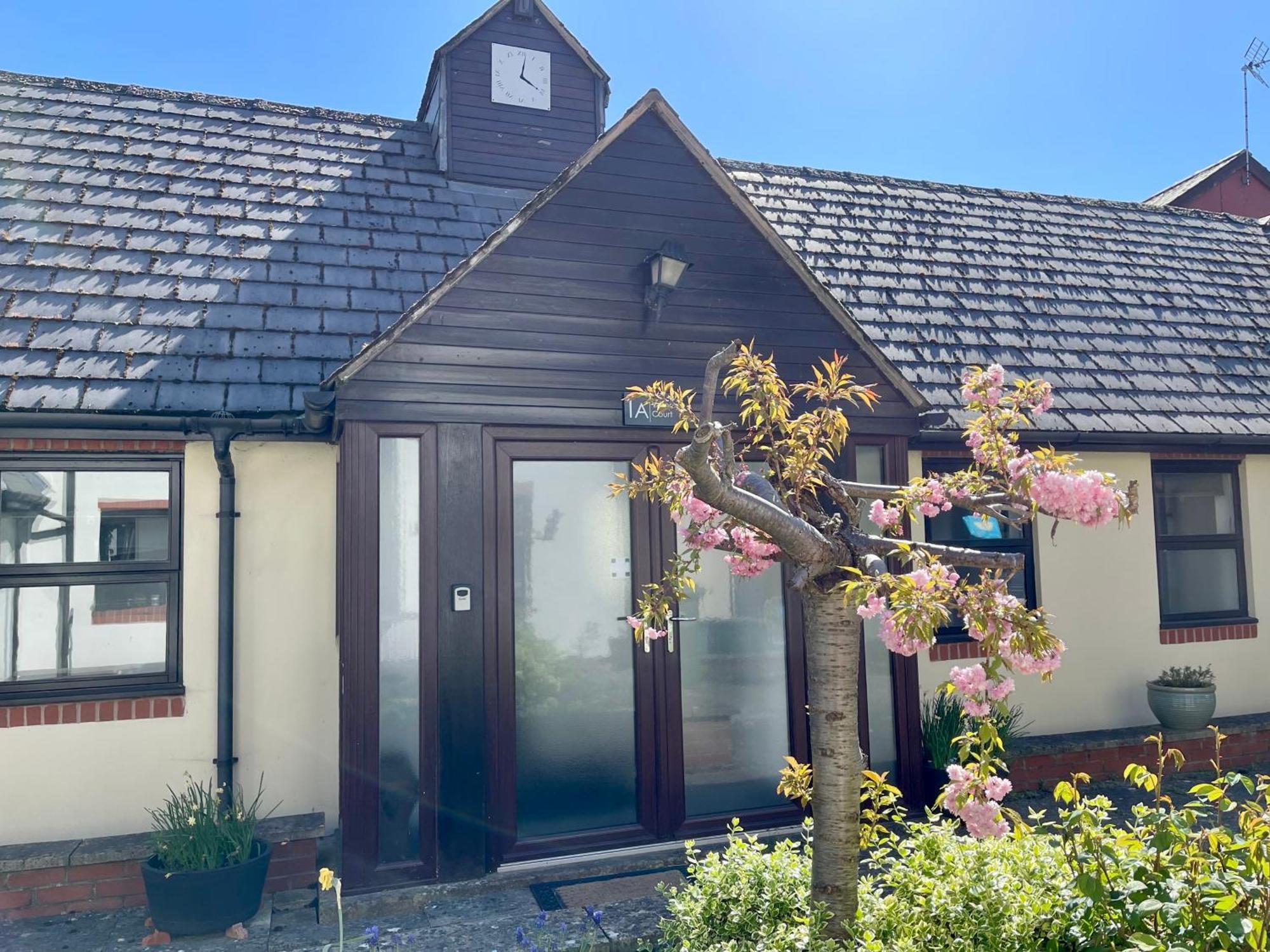 Vernon Place Town Centre, Vernon Cottage 3-Bed With Parking, 1A Vernon Court 2-Bed With Parking, 1B Studio No Parking, Off The High Street Next To Sandford Park Cheltenham Exterior foto